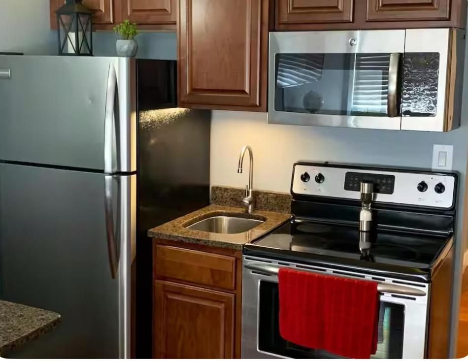 Condo Close To Stadium And Free Parking Knoxville Luaran gambar